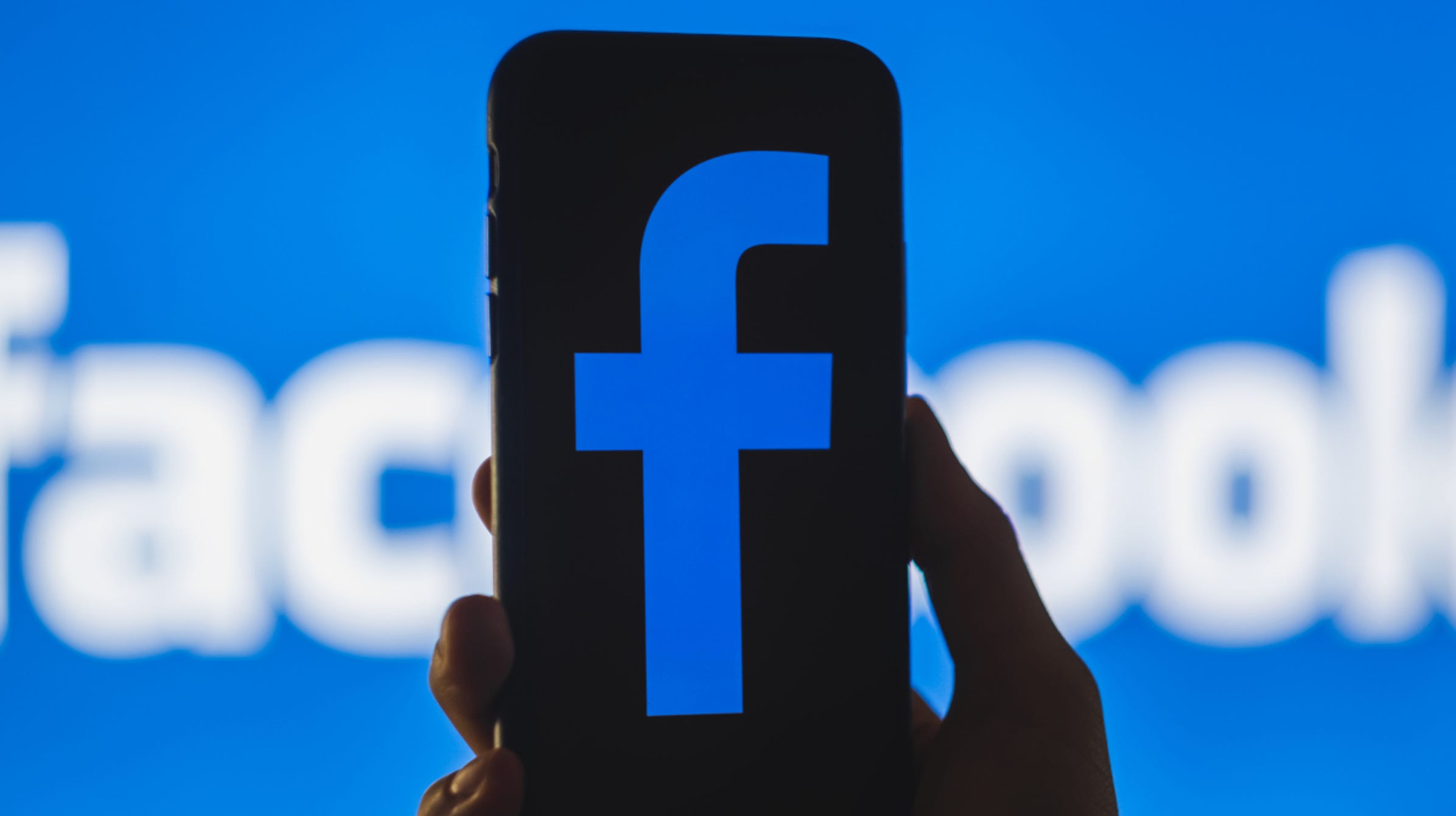 How to Make Facebook Use Dark Mode on Android