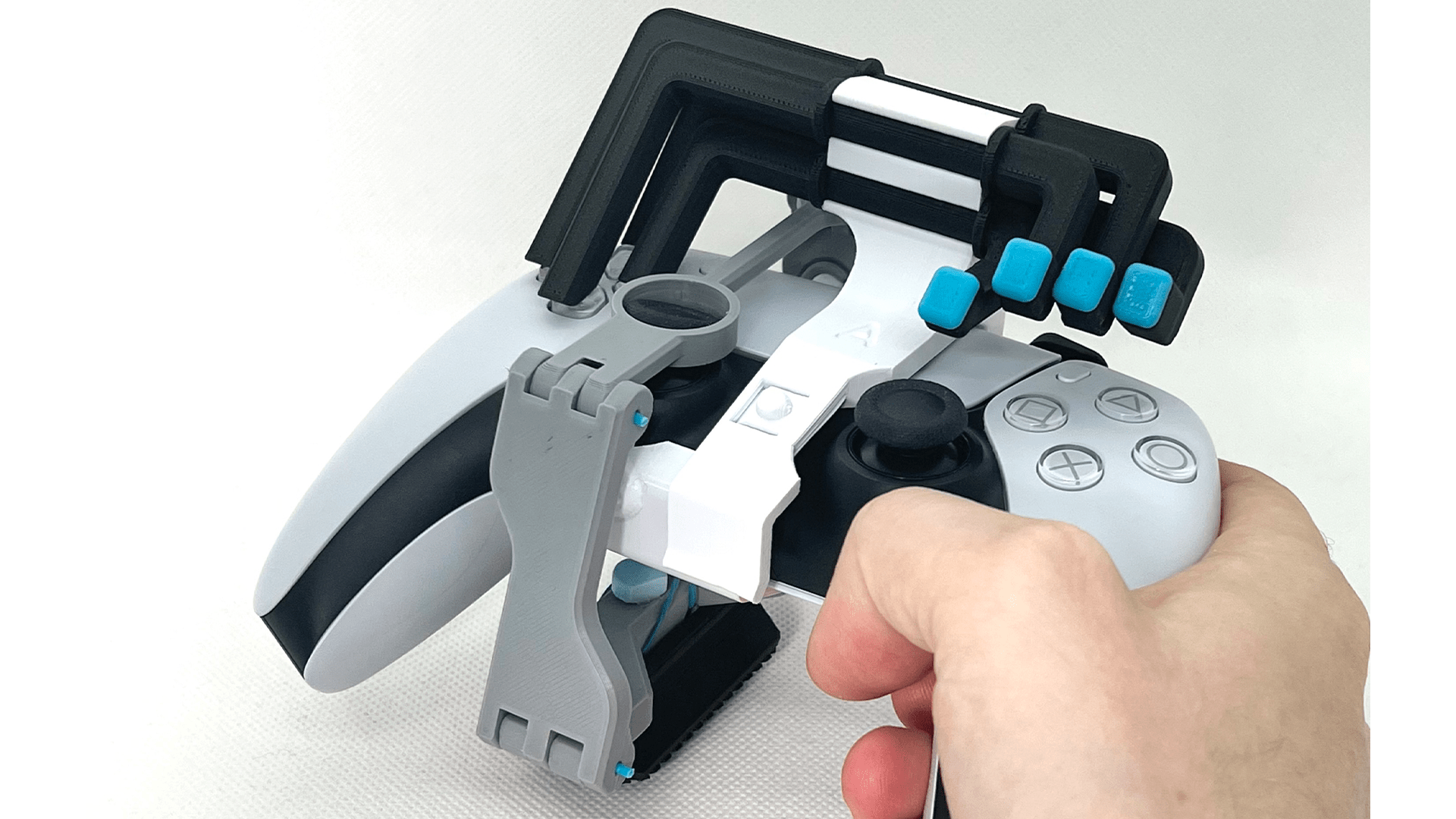 This 3D-Printed DualSense Adapter Lets You Play PS5 With One Hand