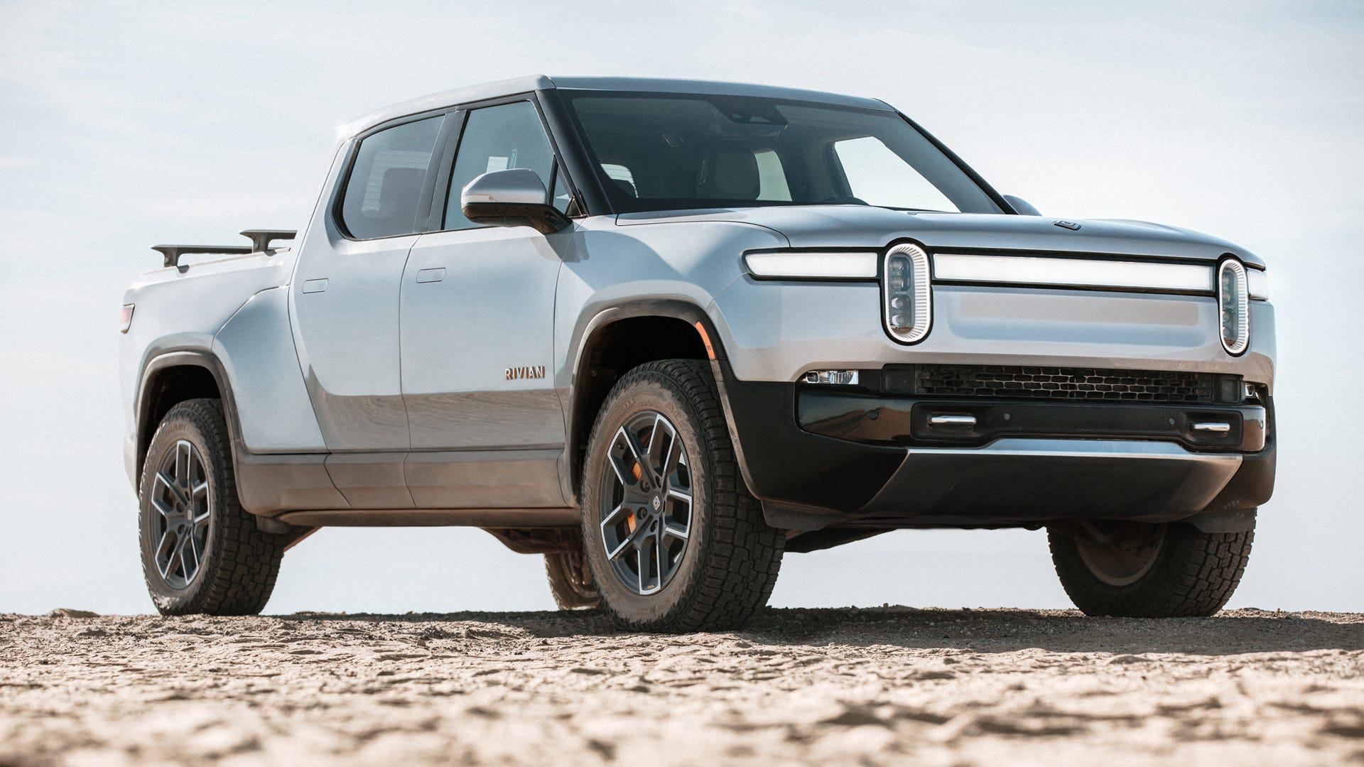 8 Amazing Rivian R1T Electric Truck Features