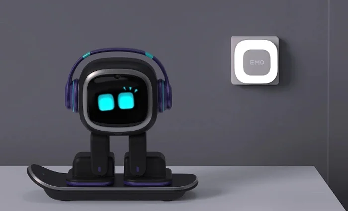 Emo robot 3